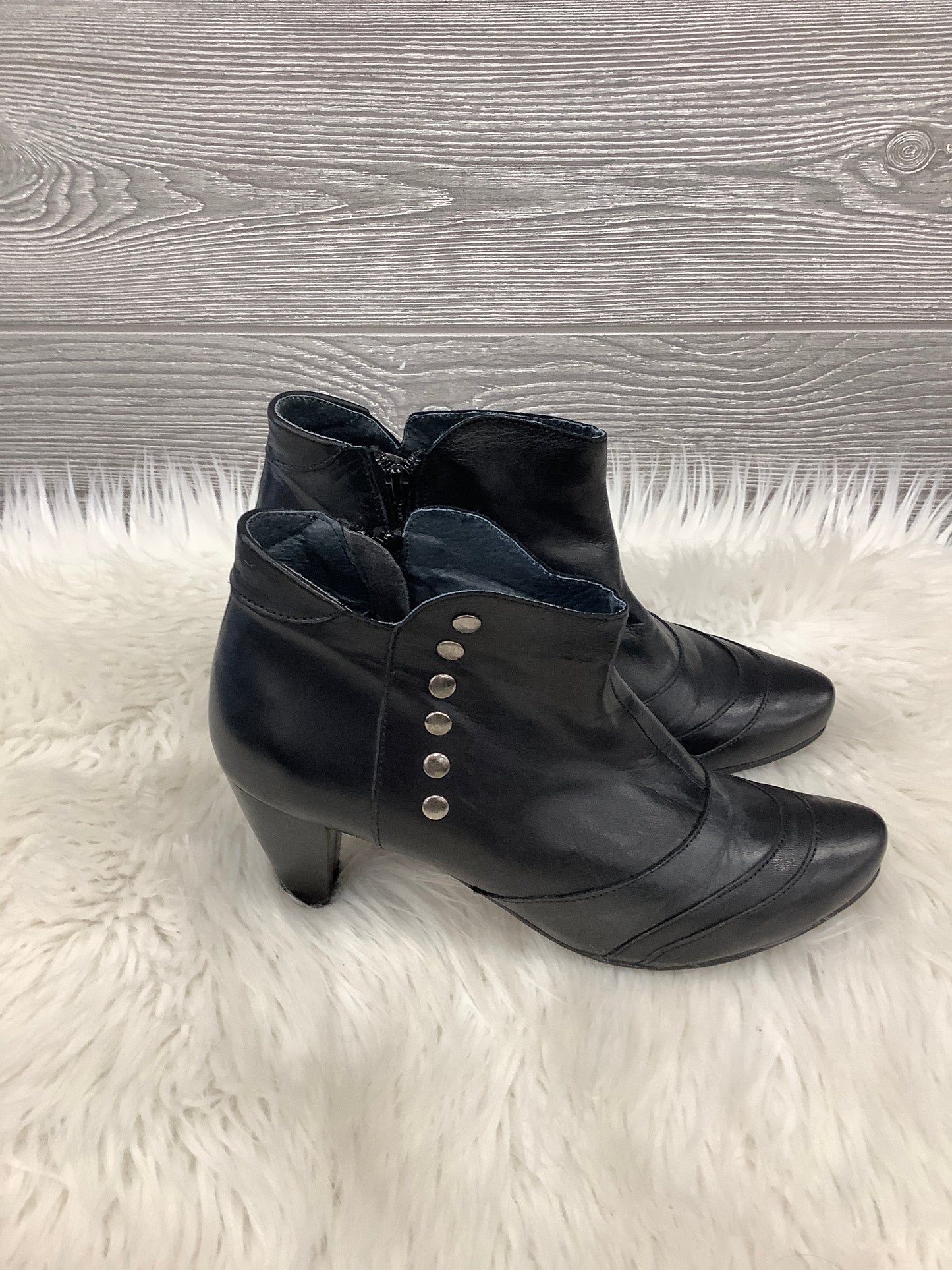 Boots Ankle Heels By Eric Michael London  Size: 9