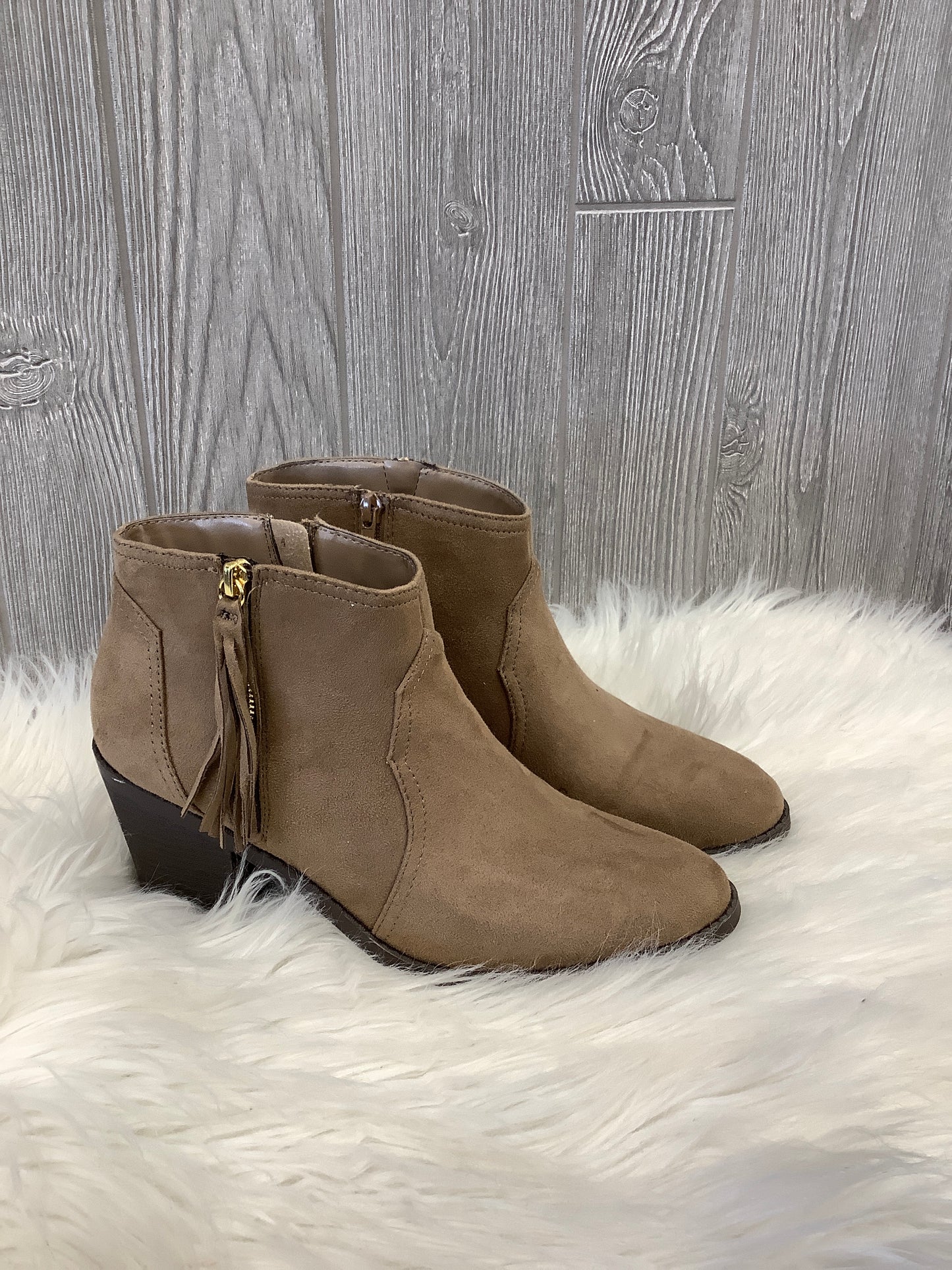 Boots Ankle Heels By Clothes Mentor  Size: 9